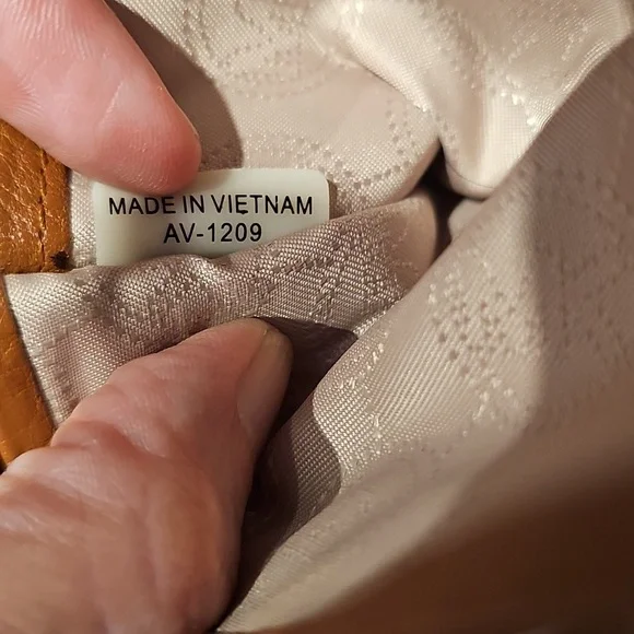 Michael Kors Leather Embossed Logo Wallet - Picture 13 of 15